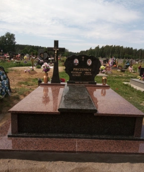 Памятник двойной 156